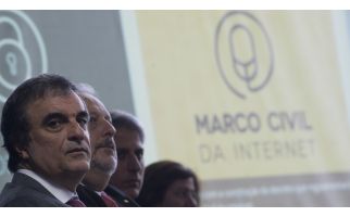 Deputados querem mudar Marco Civil para punir quem fala mal de políticos na web